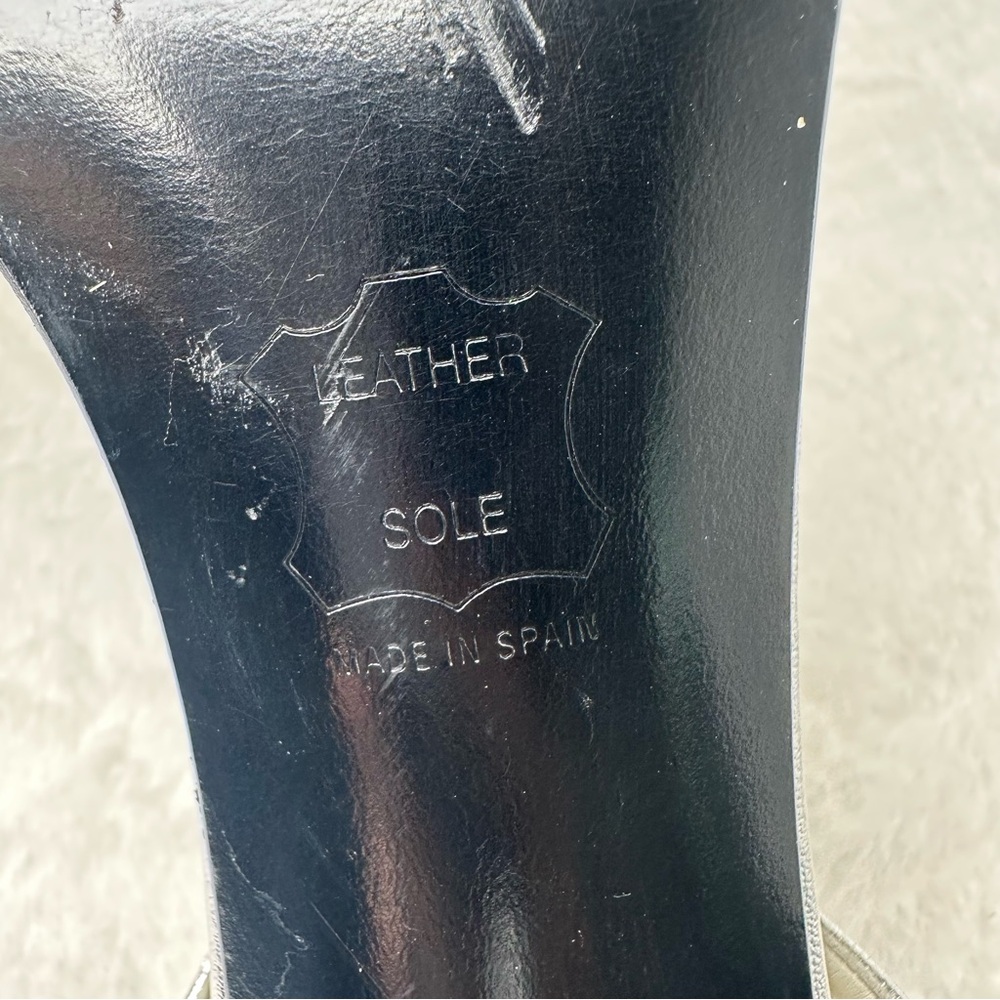 Stuart Weitzman Made in Spain  Silver Satin Strappy Leather Sole Heels Size 10 - Picture 12 of 15